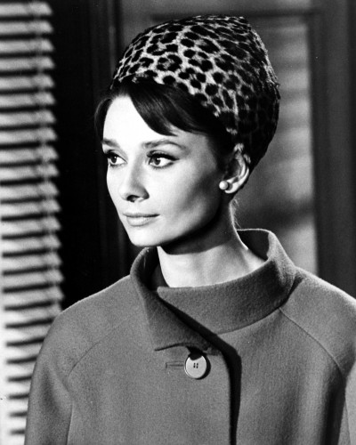 Charade (1963) Dirigida por Stanley Donen muestra: Audrey Hepburn